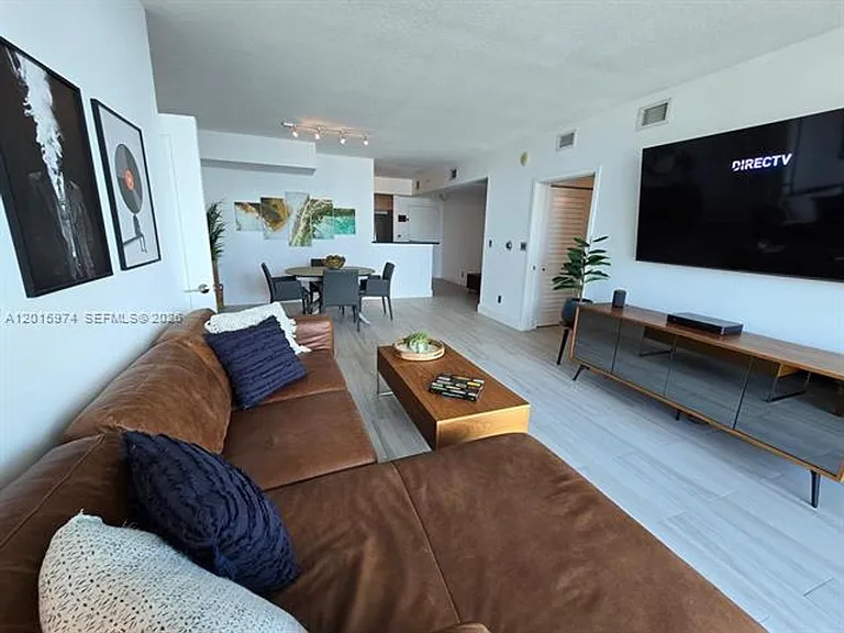 325 Biscayne Blvd #3719 — Photo 26