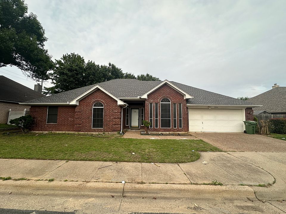 1st image of 2904 Elaine Ct