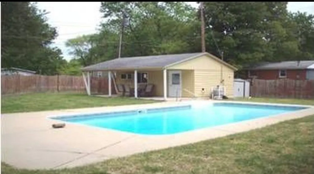 4 bed, 1592 sqft, $1,850 — Photo 2