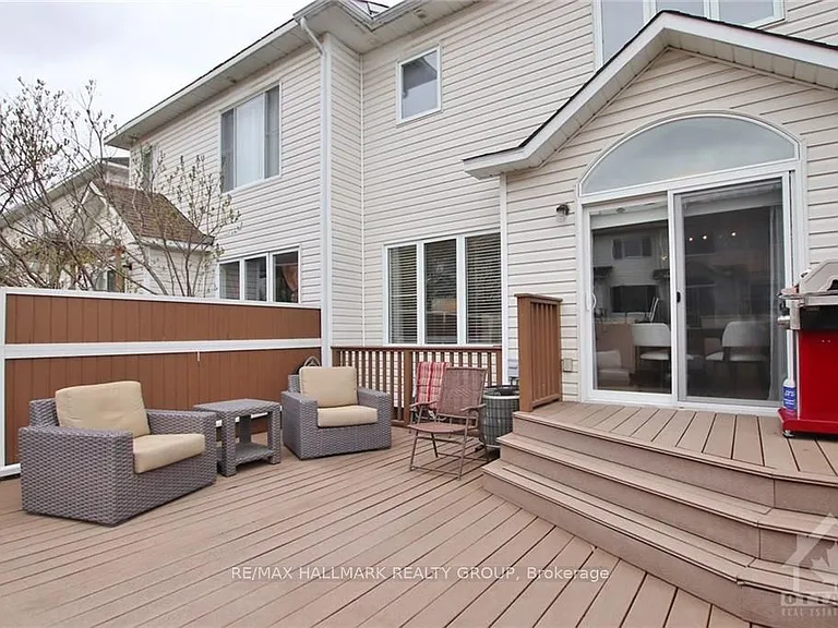 61 Scampton Dr — Photo 27