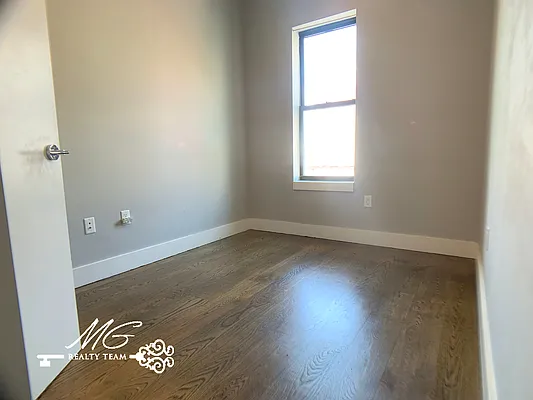 Rented by EXR | media 19