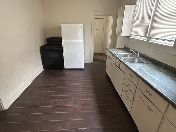 5th image of 1161 S Bedford Ave