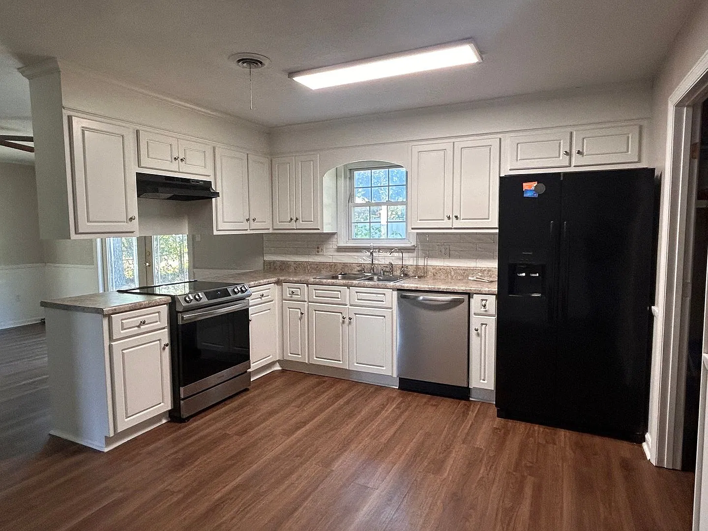 823 Mitchell Street - Pet Friendly and Centrally Located — Photo 4