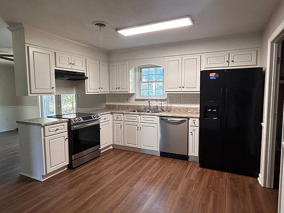 4th image of 823 Mitchell St Suite 4