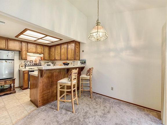 5th image of 698 Dorothy Way #26