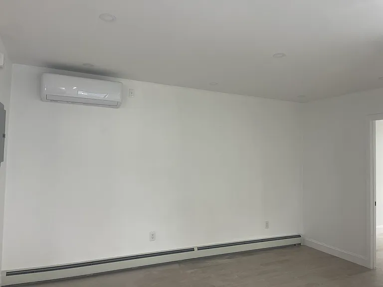 1086 De Kalb Ave #2F — Photo 6