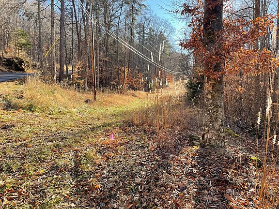 2nd image of 1901 Dixie Bend Rd