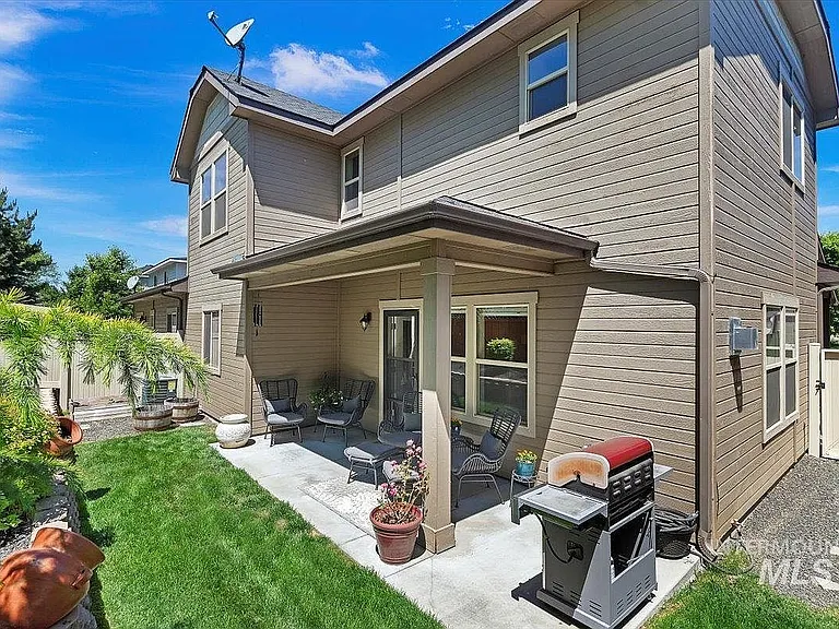 2549 E Satterfield St — Photo 18