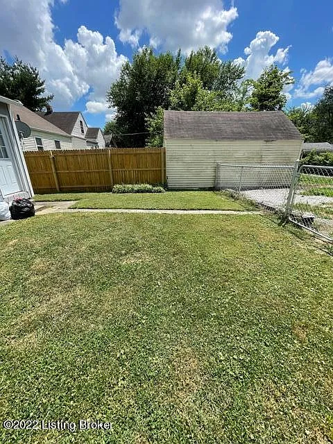 1 bed, 1.0 bath, 550 sqft, $950 — Photo 2