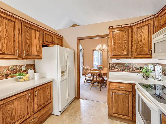 3rd image of 1411 Ridgewood Ct
