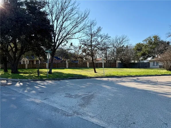 500 Williamson Dr, Bryan, TX 77801