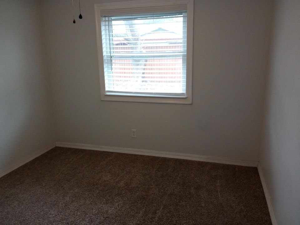 1st image of 2912 Lemmontree Ln