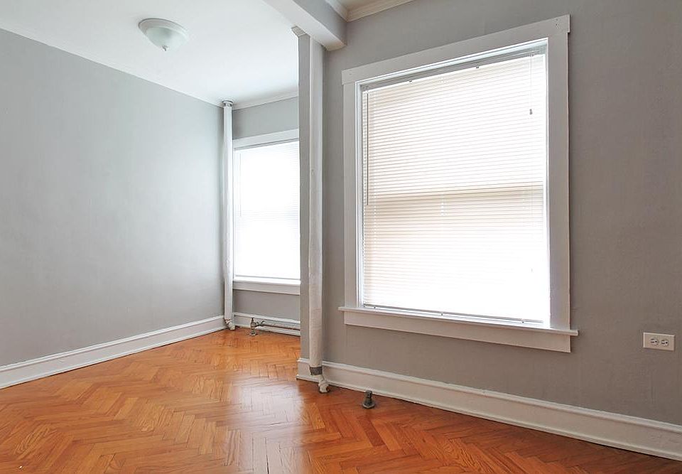 2nd image of 424 Lake St APT H3