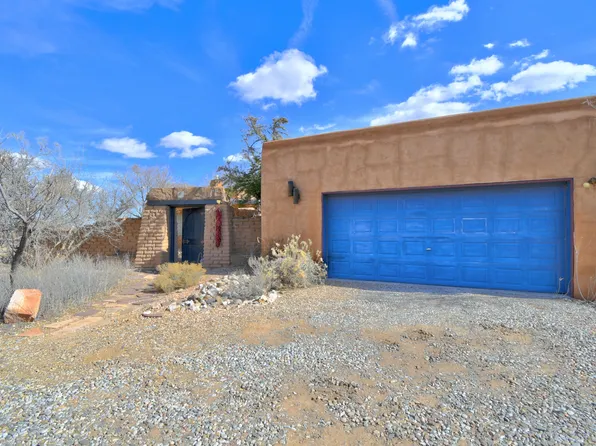 1735 Camino De La Tierra, Corrales, NM 87048