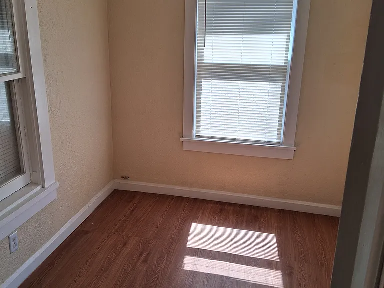 4461 Haines Rd N #4 — Photo 11