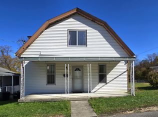 618 Maple St, Shinnston, WV 26431