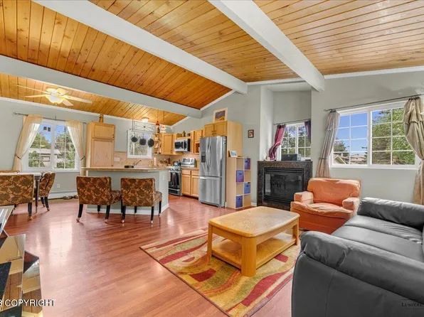 3831 Balchen Dr, Anchorage, AK 99517