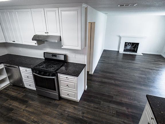 3rd image of 2316 W Sonoma Avenue