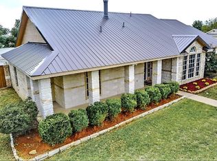 201 Comanche Trl, Alvarado, TX 76009