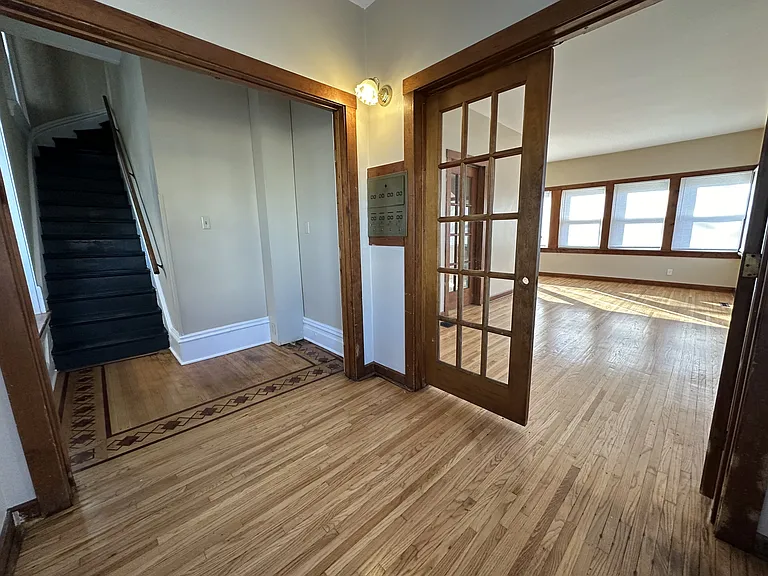 975 N Church St — Photo 6