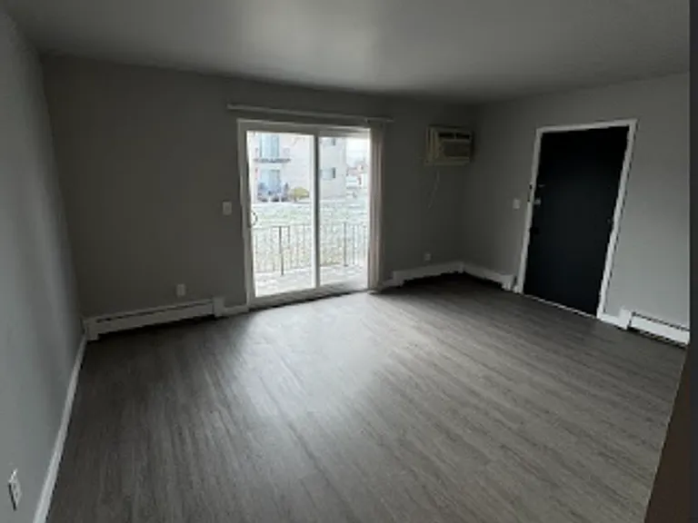 5650 Pardee — Photo 8