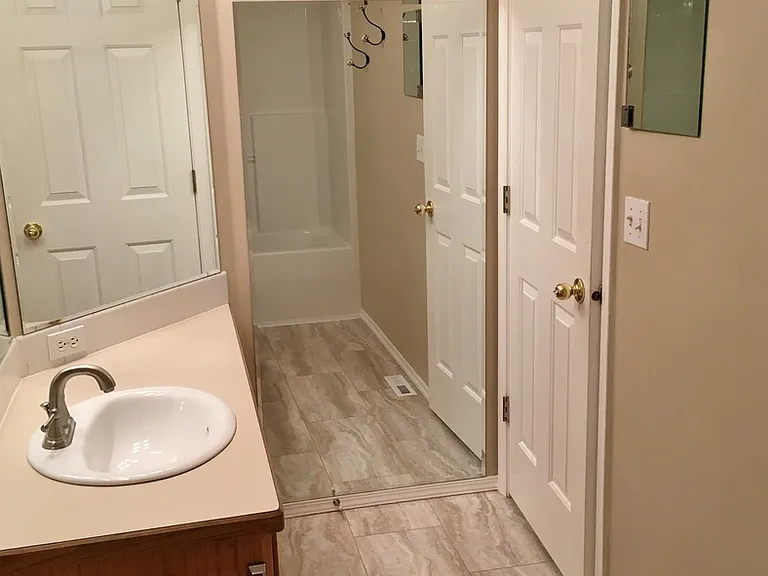 885 E Monarch St — Photo 28