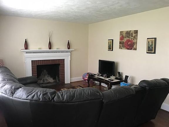 2nd image of 803 Hundley St