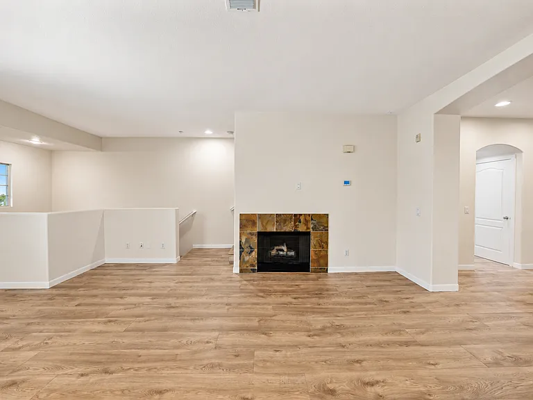 312 Bishop Dr — Photo 16