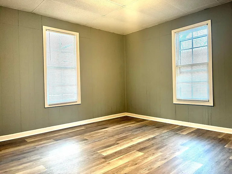 401 Gardner St — Photo 8