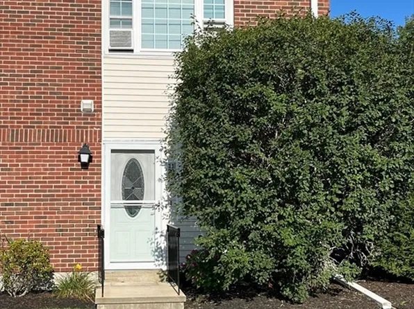 41 Foundry St APT 11-20, South Easton, MA 02375