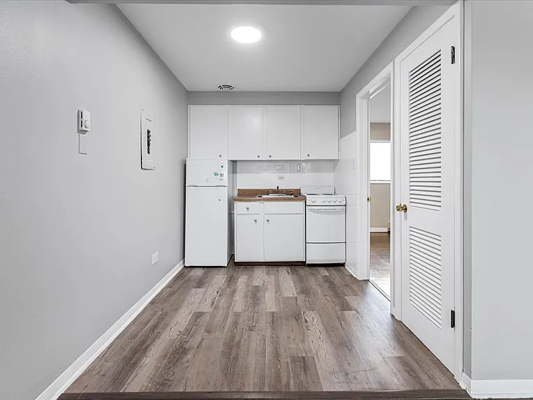 6256 W 64th Pl #202 — Photo 8