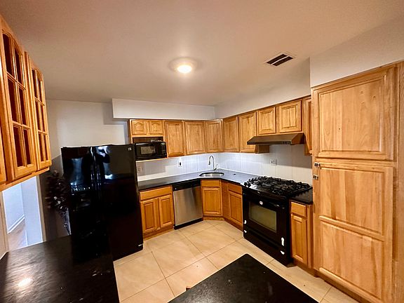 2nd image of 8445 Daniels St Floor 3