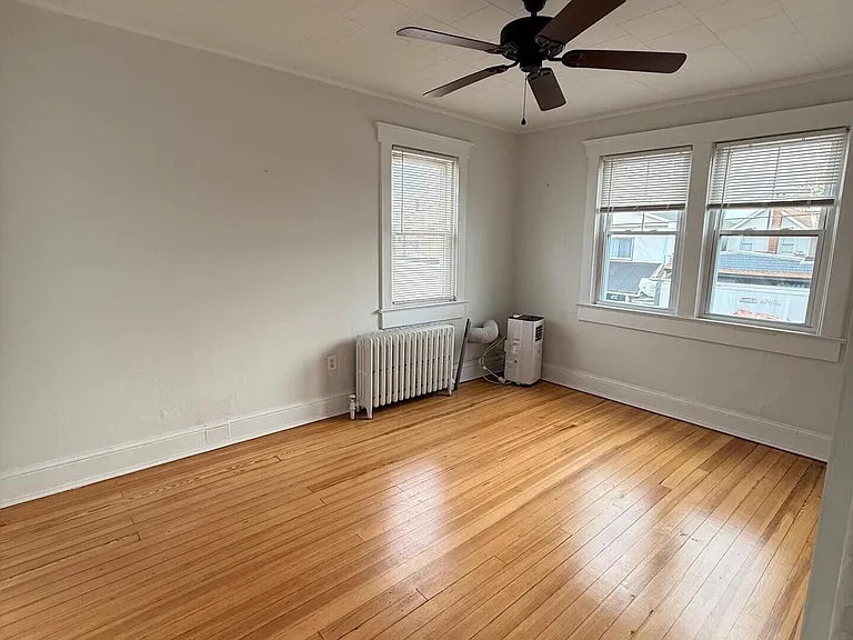 1005 Main St #3 — Photo 10