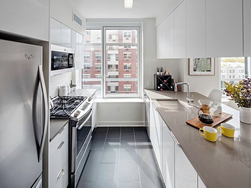 1st image of 45 Hoyt St APT 18H