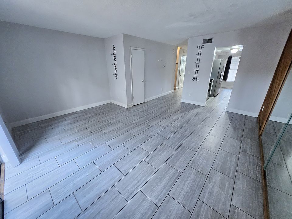 1st image of 4825 Lighthouse Cir #4825