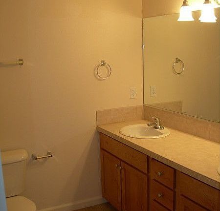 4th image of 2701 Rossiter Ln