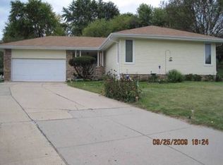 15711 Hascall Cir, Omaha, NE 68130