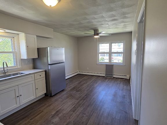 5th image of 15 Belmont Ave #3