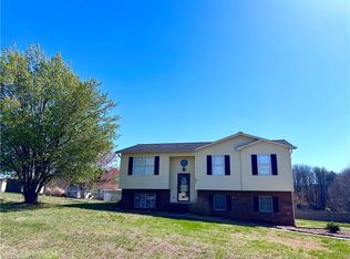 1233 Kentland Dr, King, NC 27021