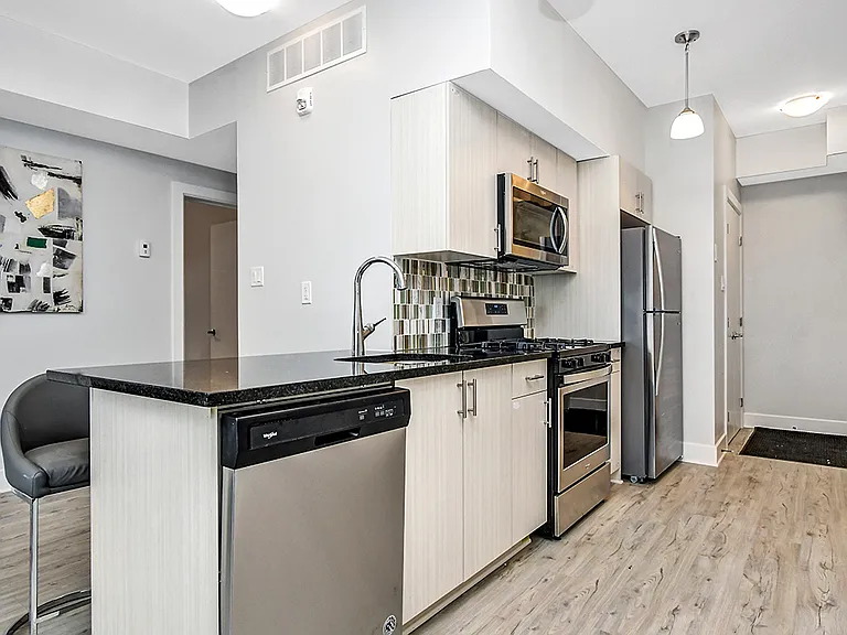 18 McArthur Ave #2D — Photo 2