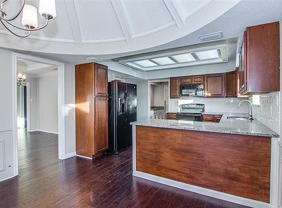 4th image of 2802 Staffordshire Dr
