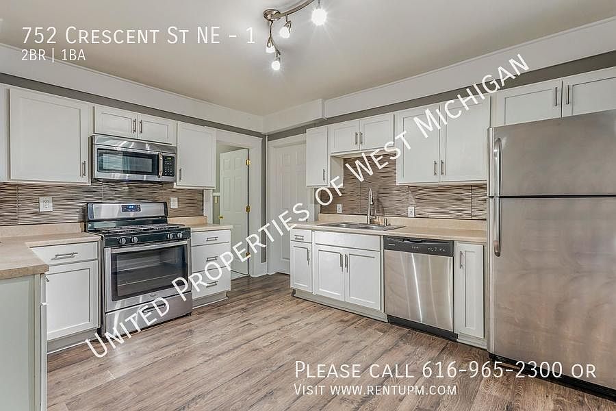 1st image of 752 Crescent St NE #1