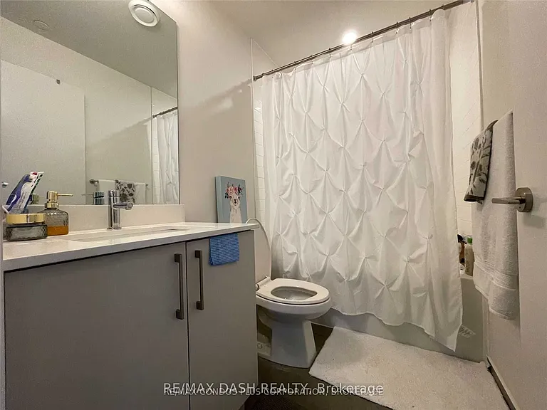 27 Bathurst St #902W — Photo 6