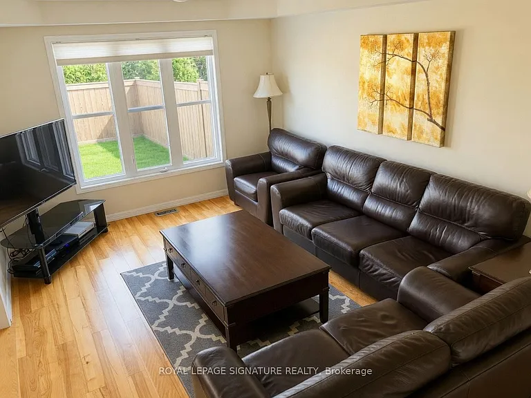 212 Chilcott Cres — Photo 7