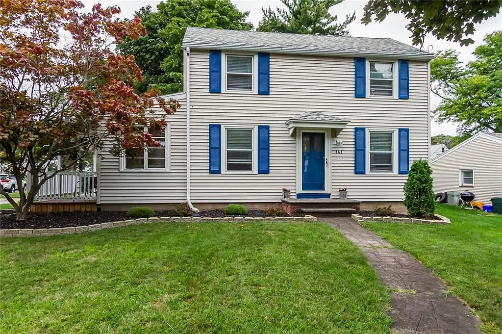 141 Ayer St photo 1