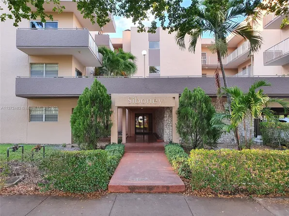 1955 NE 135th St APT 312, North Miami, FL 33181