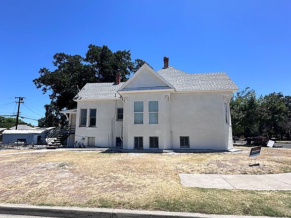 2nd image of 611 N Kaweah St #601
