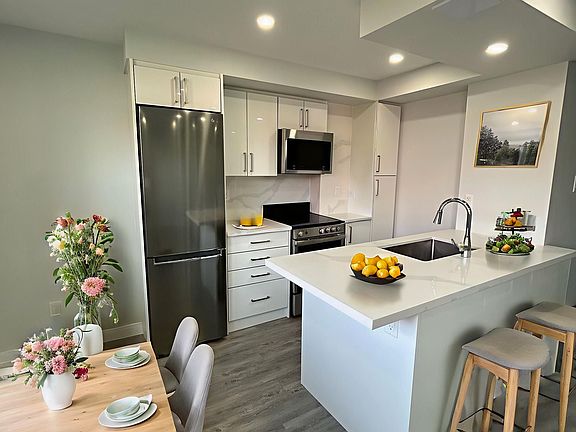 5th image of 15 Walmer Rd #203