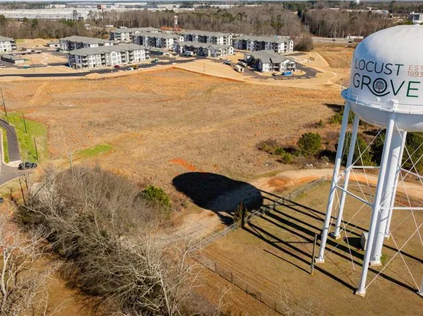 745 Price Dr, Locust Grove, GA 30248