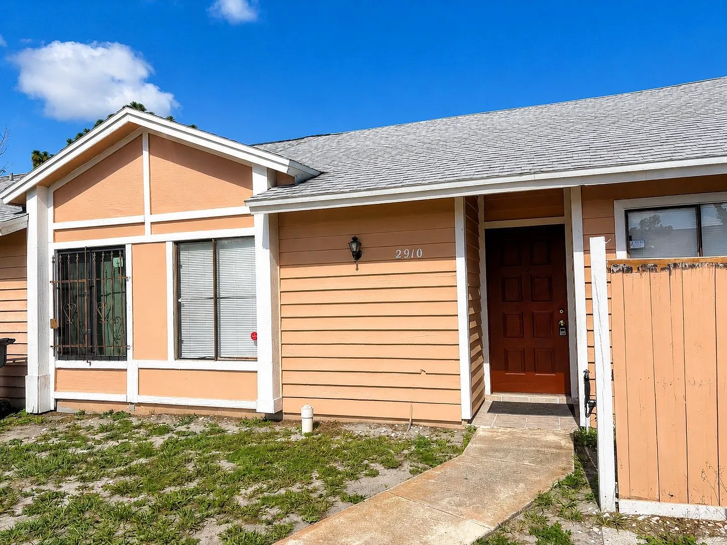 2 bed, 2.0 bath, 979 sqft, $1,495 — Photo 3